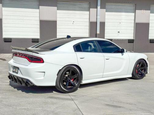 2016 Dodge Charger SRT Hellcat