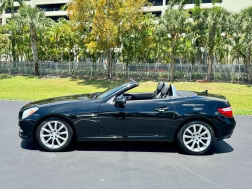 2016 Mercedes-Benz SLK-Class SLK300