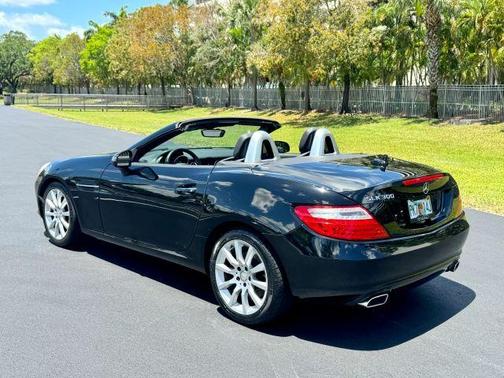2016 Mercedes-Benz SLK-Class SLK300