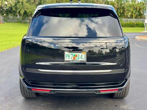 2025 Land Rover Range Rover P400 SE