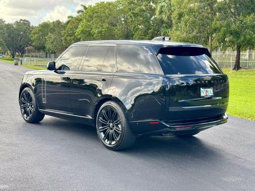 2025 Land Rover Range Rover P400 SE