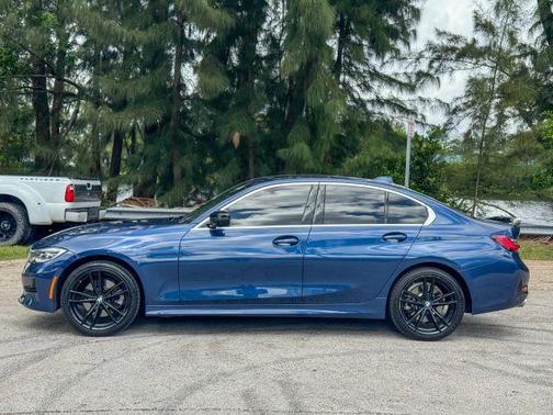 2022 BMW 330 i xDrive