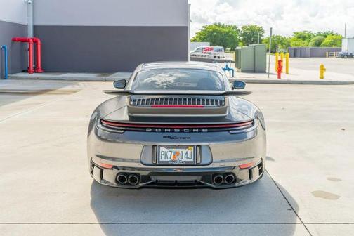 2021 Porsche 911 Carrera