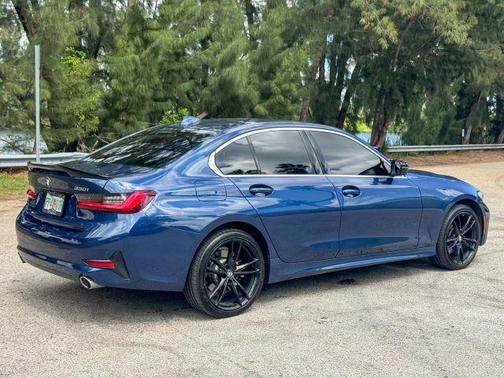 2022 BMW 330 i xDrive