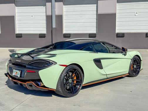 2017 McLaren 570S Base