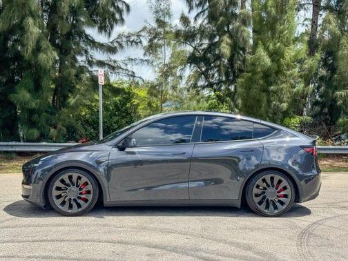 2024 Tesla Model Y Performance