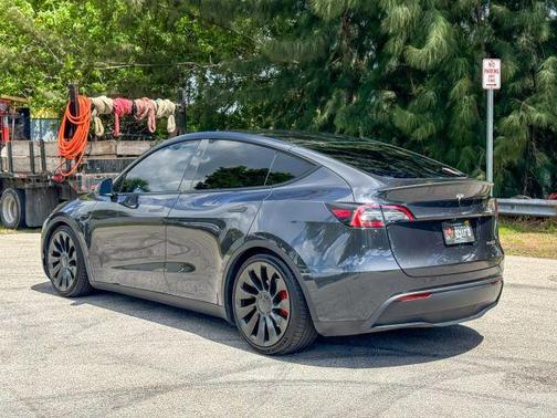 2024 Tesla Model Y Performance