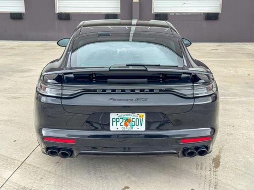 2023 Porsche Panamera GTS