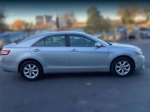Silver 2011 Toyota Camry SE
