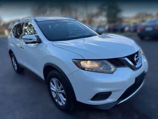 Pearl White 2016 Nissan Rogue SV