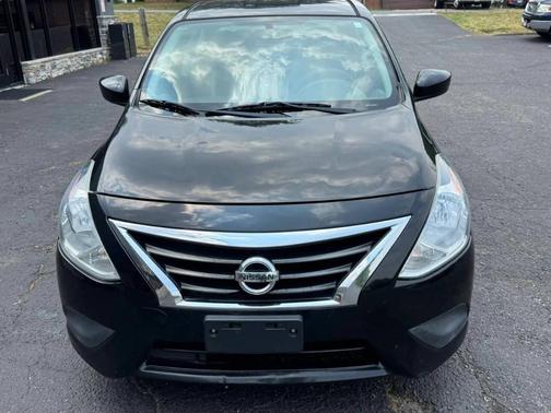 Black 2017 Nissan Versa 1.6 S+