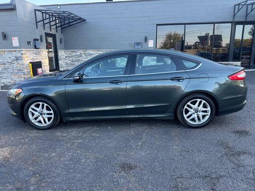 Gray 2015 Ford Fusion SE