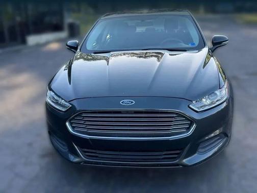 Gray 2015 Ford Fusion SE