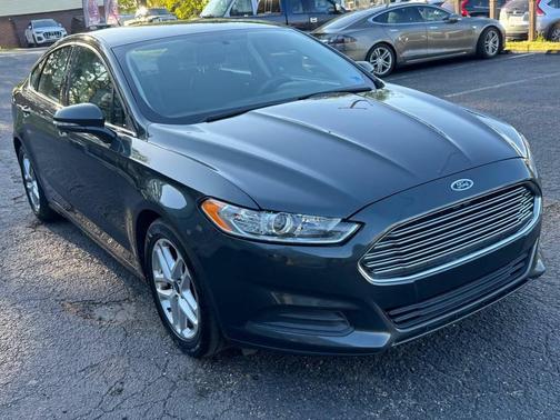 Gray 2015 Ford Fusion SE