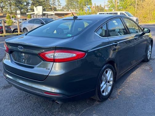 Gray 2015 Ford Fusion SE