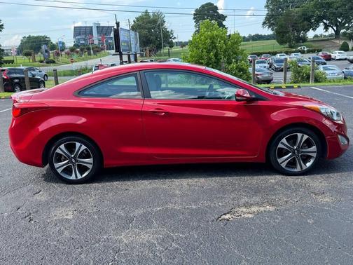 2013 Hyundai ELANTRA SE