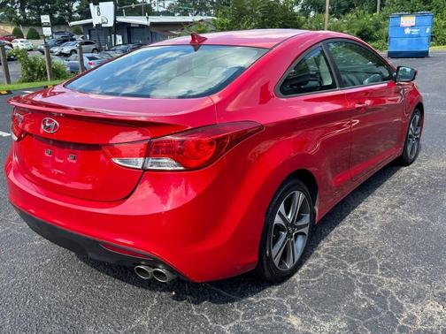 2013 Hyundai ELANTRA SE