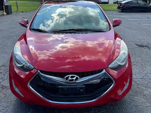 2013 Hyundai ELANTRA SE