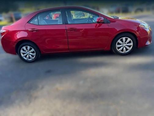 Red 2015 Toyota Corolla L