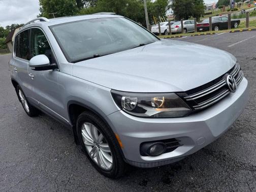 Silver 2014 Volkswagen Tiguan 4MOTION Auto SEL
