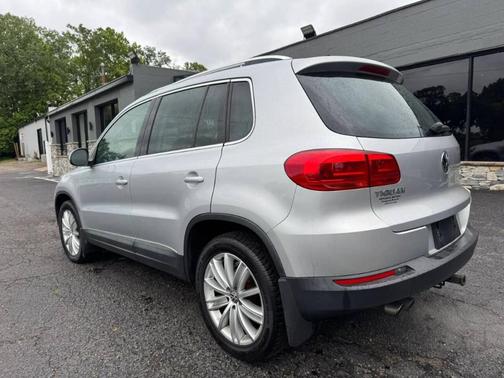 Silver 2014 Volkswagen Tiguan 4MOTION Auto SEL