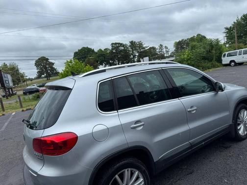 Silver 2014 Volkswagen Tiguan 4MOTION Auto SEL
