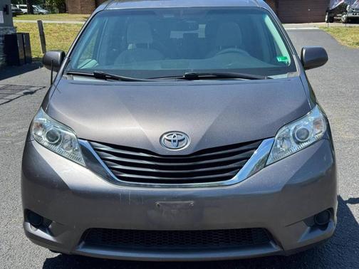 Gray 2013 Toyota Sienna LE