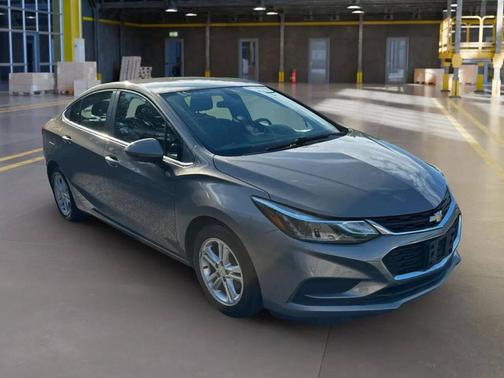 Gray 2017 Chevrolet Cruze LT