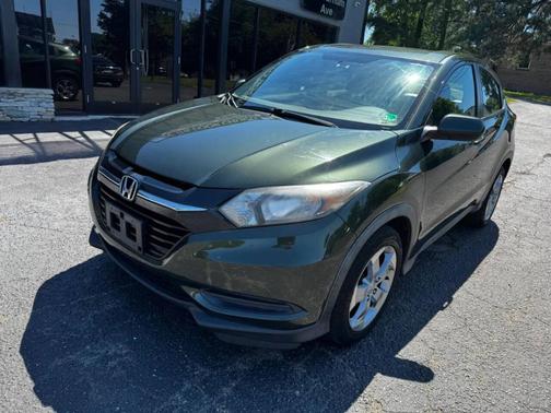 Green 2018 Honda HR-V LX