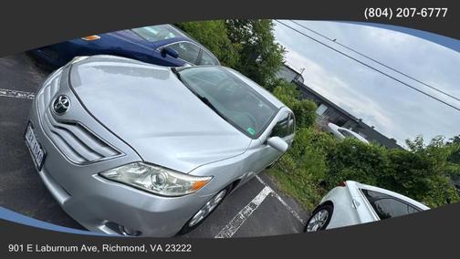 Classic Silver Metallic 2011 Toyota Camry LE