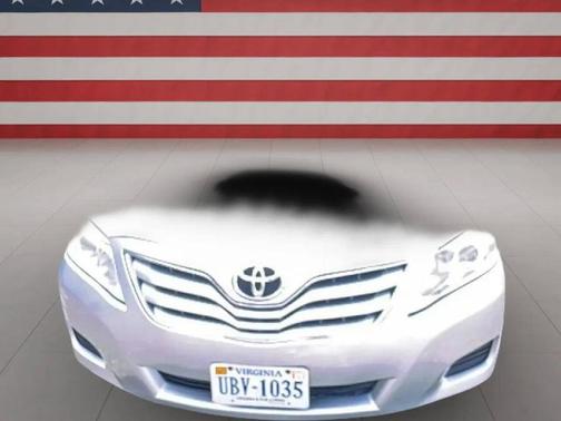 Classic Silver Metallic 2011 Toyota Camry LE