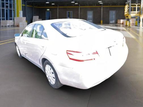 Classic Silver Metallic 2011 Toyota Camry LE