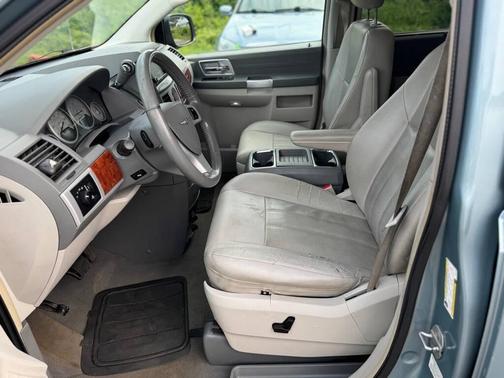 2008 Chrysler Town & Country Touring