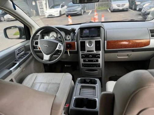 2008 Chrysler Town & Country Touring