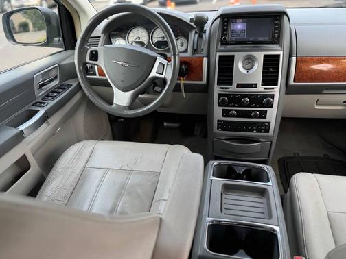 2008 Chrysler Town & Country Touring