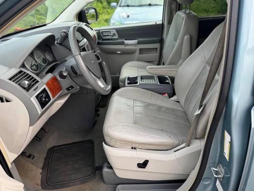 2008 Chrysler Town & Country Touring