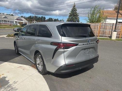 2021 Toyota Sienna LE