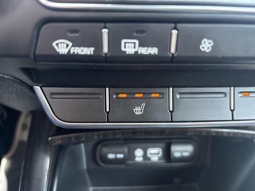 Everlasting Silver 2019 Kia Sorento EX