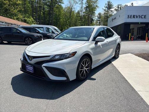 Ice 2024 Toyota Camry SE