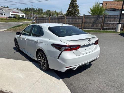 Ice 2024 Toyota Camry SE