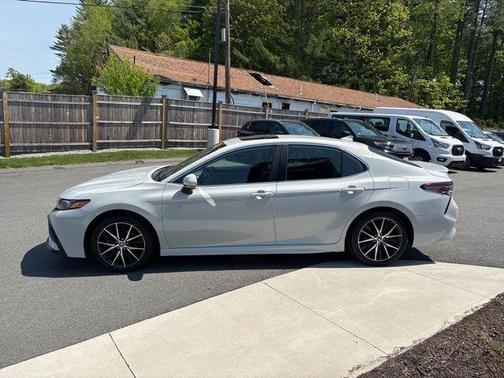 Ice 2024 Toyota Camry SE