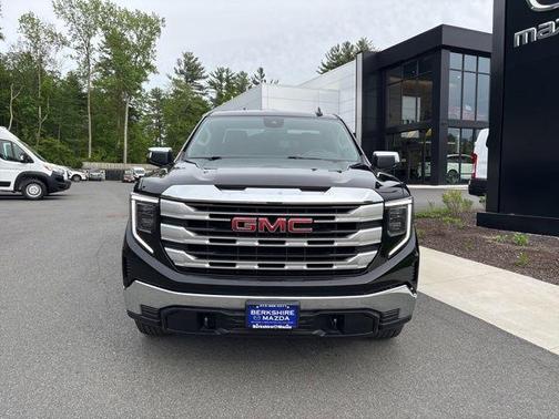 Onyx Black 2023 GMC Sierra 1500 SLE