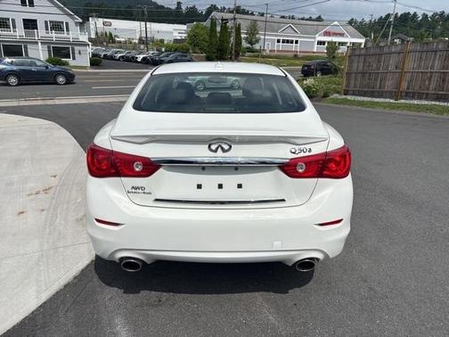 2015 INFINITI Q50 Base