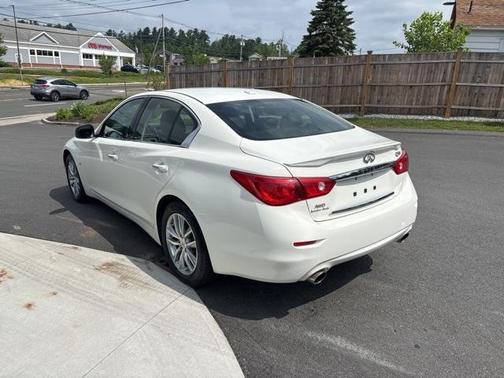 2015 INFINITI Q50 Base