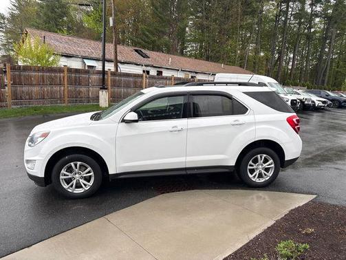 Summit White 2017 Chevrolet Equinox LT