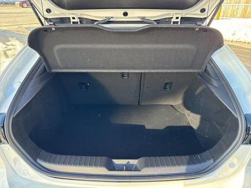 Snowflake White Pearl 2025 Mazda Mazda3 FWD w/Preferred Package