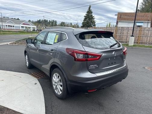 2022 Nissan Rogue Sport SV