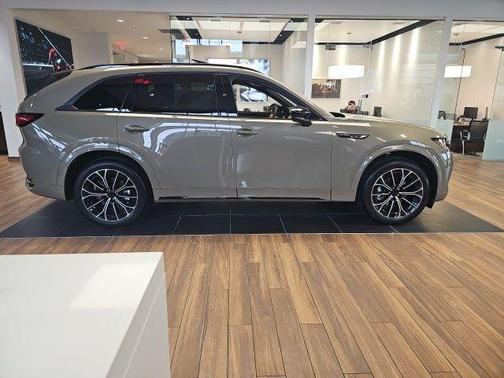 Zircon Sand Metallic 2026 Mazda CX-70 CX-70