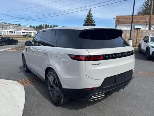2024 Land Rover Range Rover Sport SE