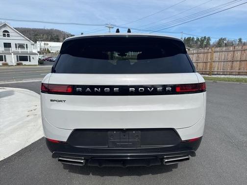 2024 Land Rover Range Rover Sport SE